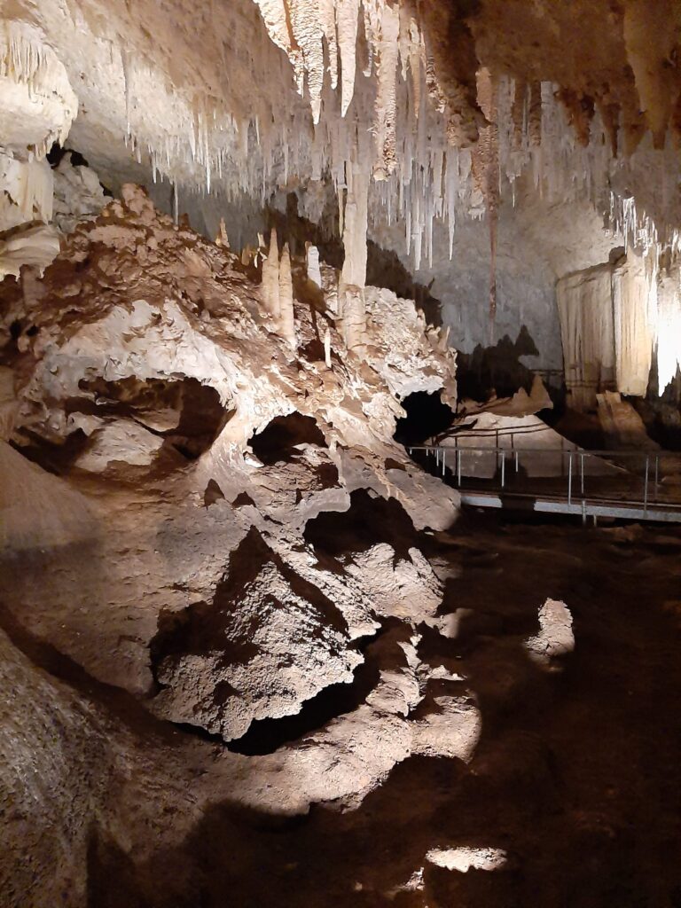 Jewel Cave (6)