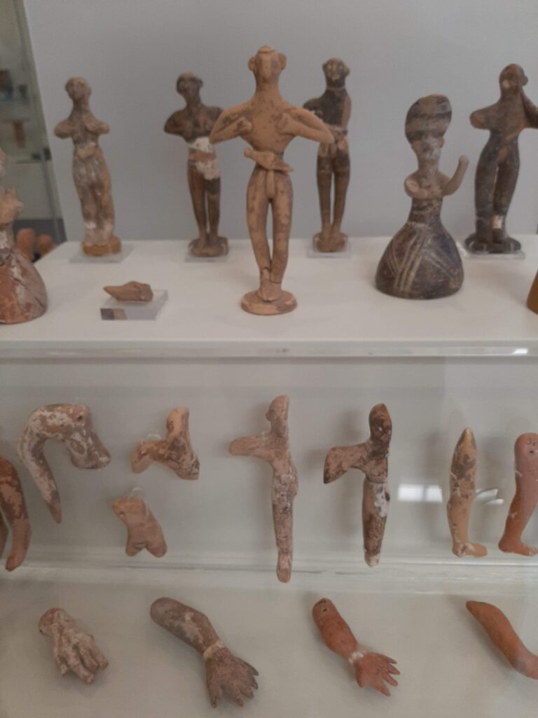 statuettes