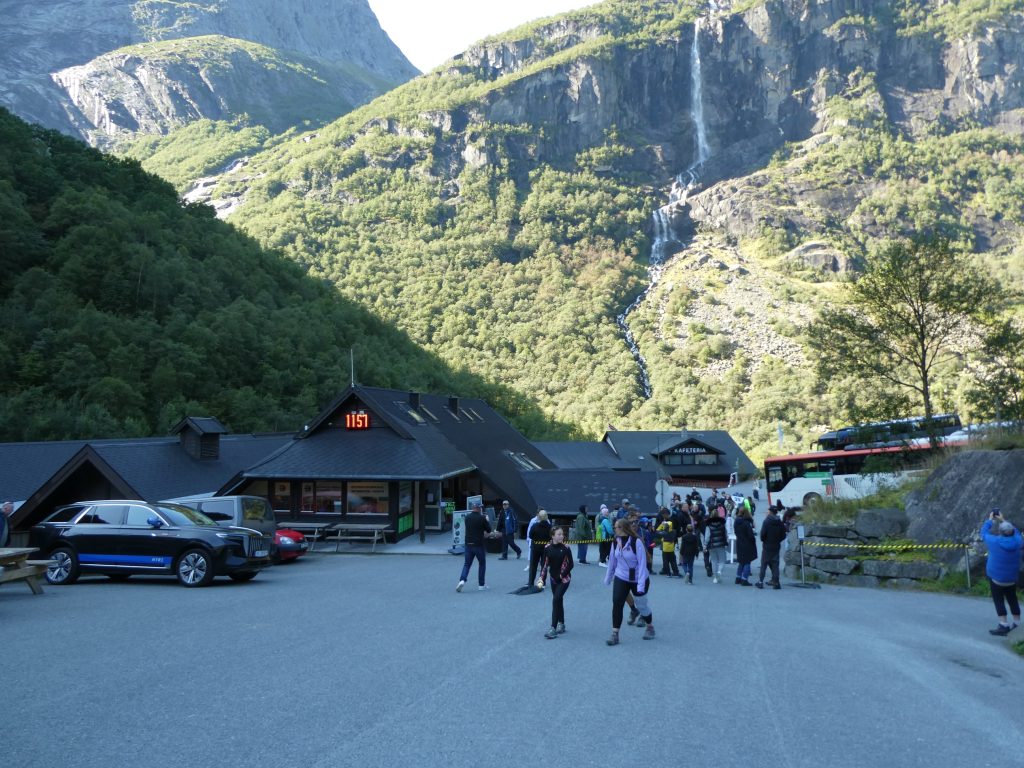 Resizer_175671160649821